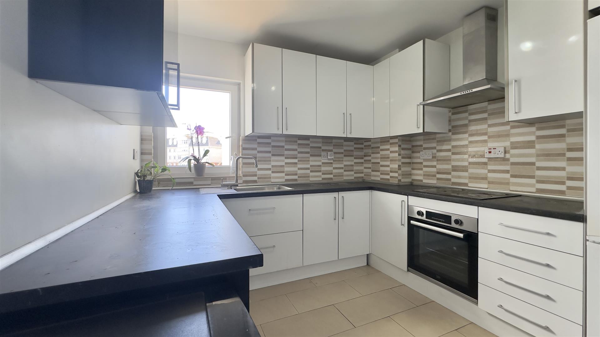 Image of Apartment - 2 Bedrooms - 2 Bathrooms for Sale in Watergardens-Gibraltar, Image 2